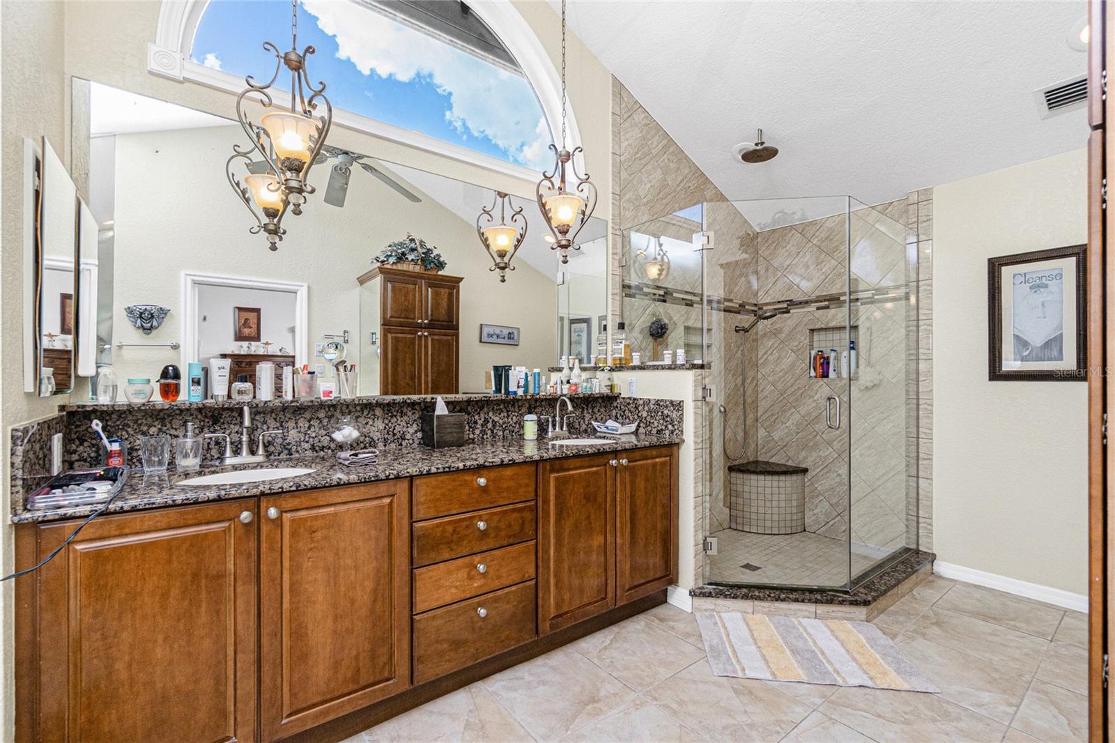 Image 74 of 100 For 202 George Road Se