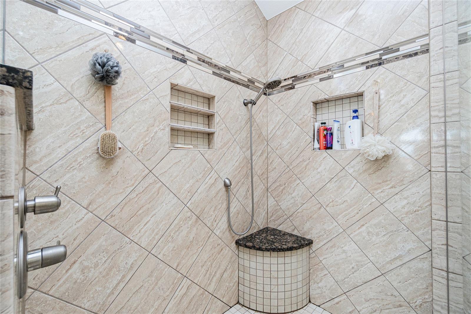 Image 76 of 100 For 202 George Road Se