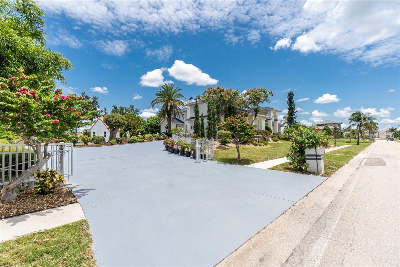 Image 90 of 100 For 202 George Road Se