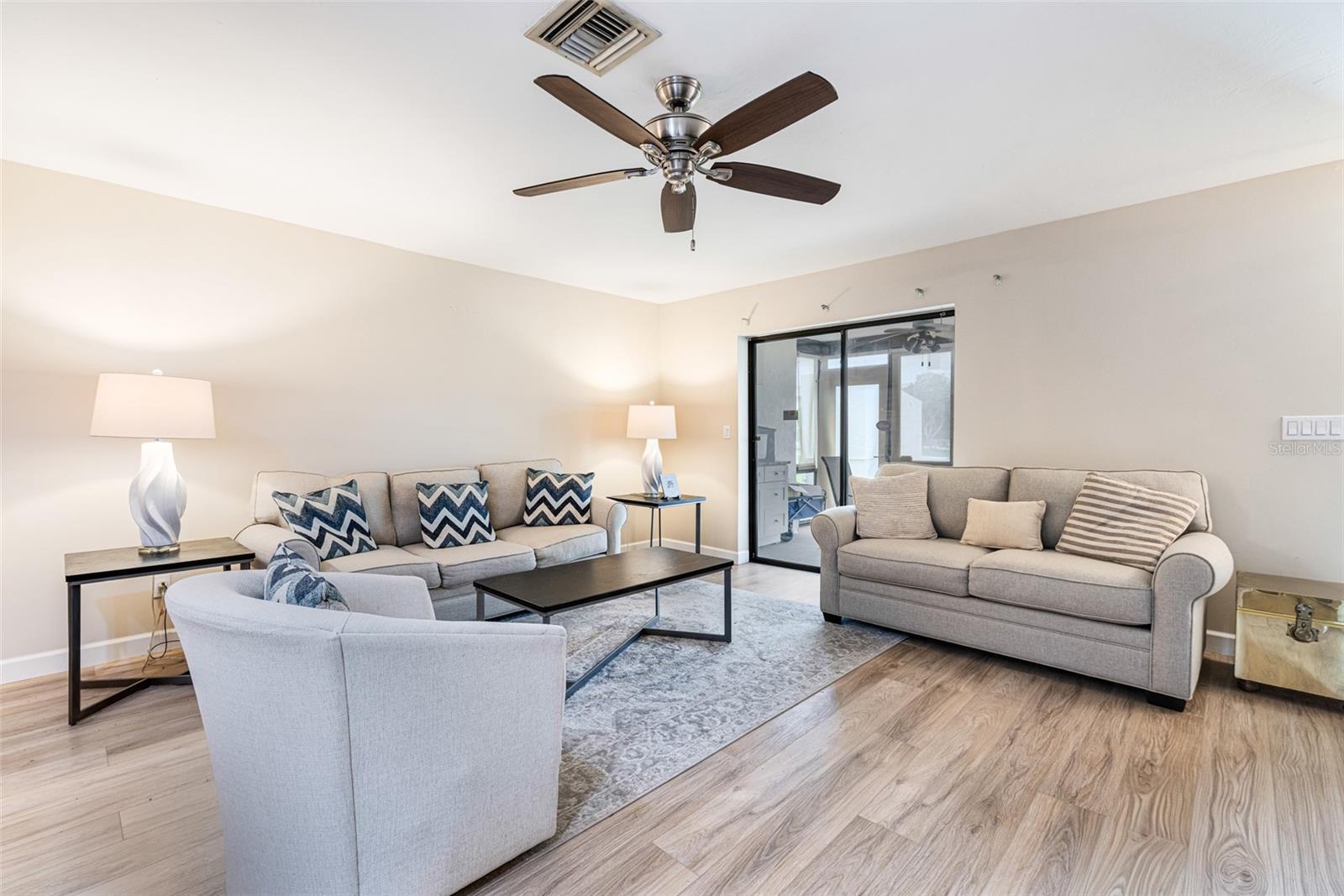 Image 8 of 39 For 17025 Golfside Circle 303