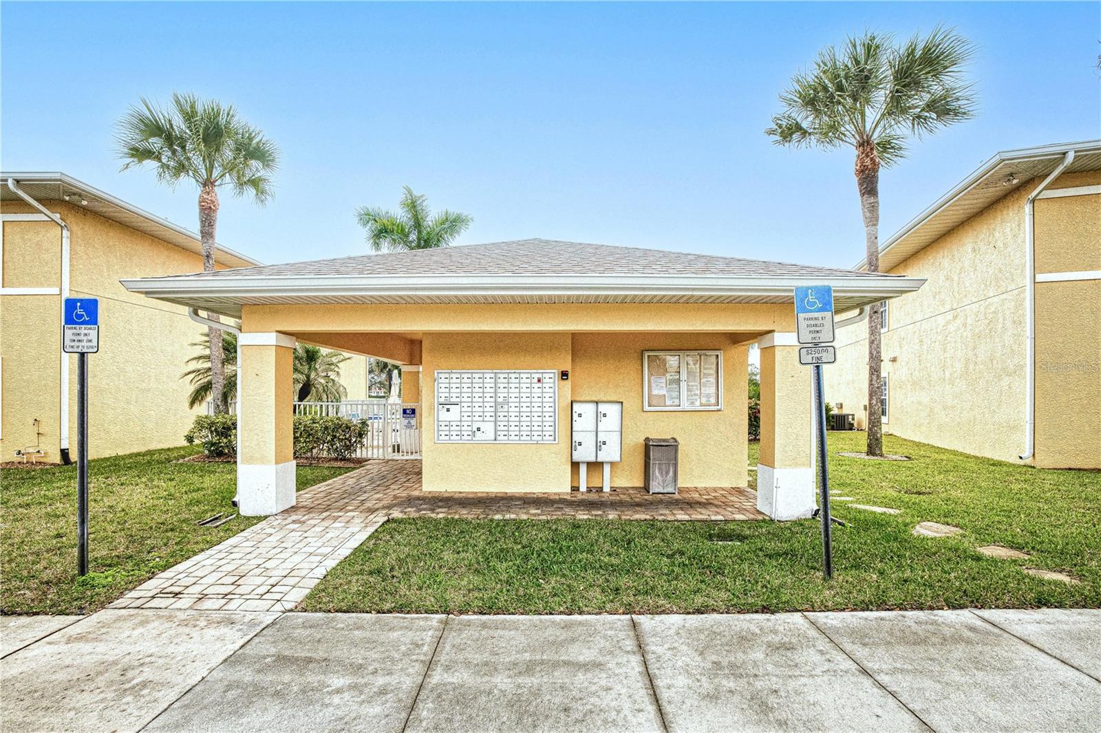 Image 37 of 46 For 1255 Saxony Circle 4106