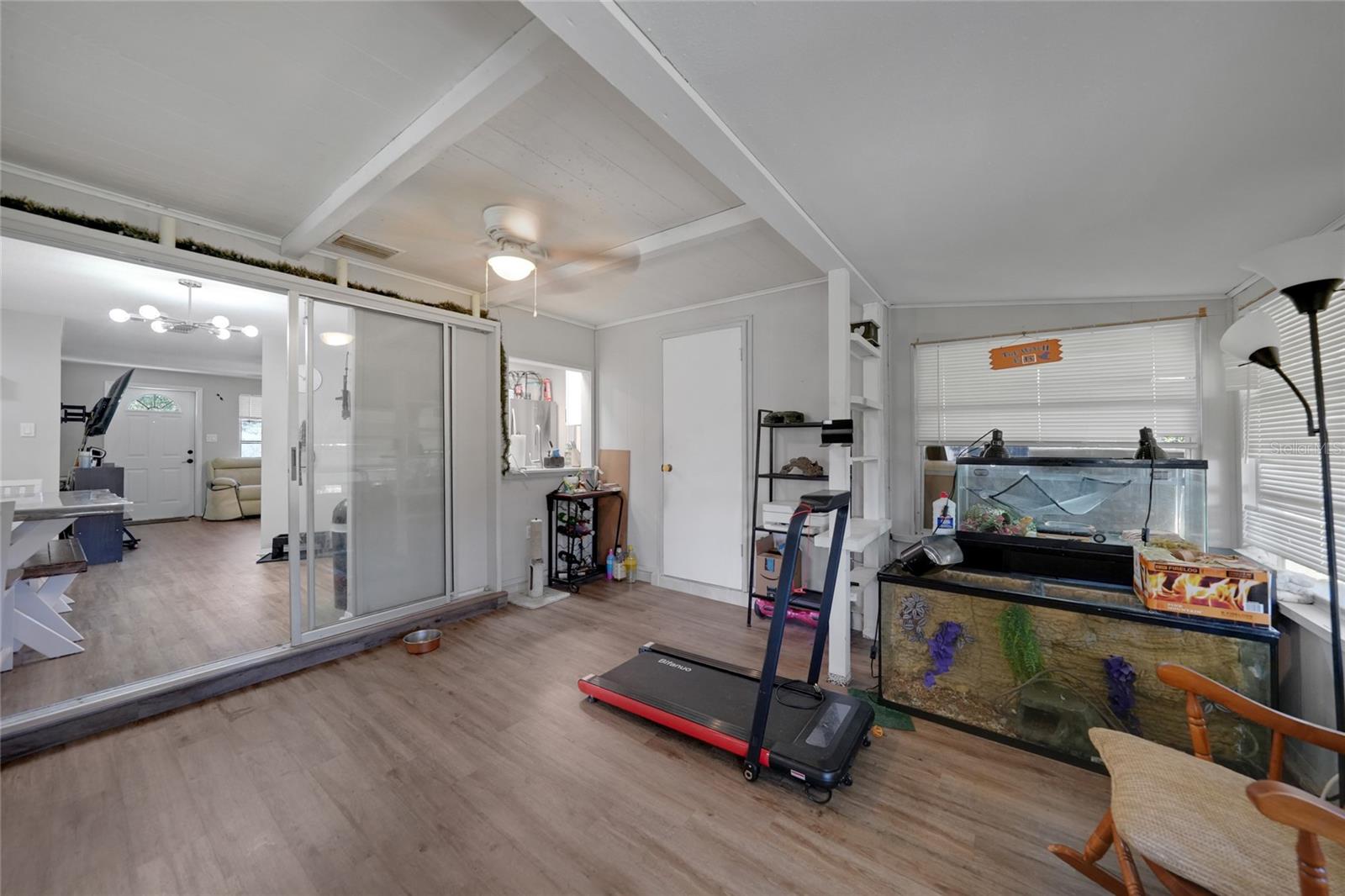 Image 12 of 29 For 819 Haleybury Street Nw