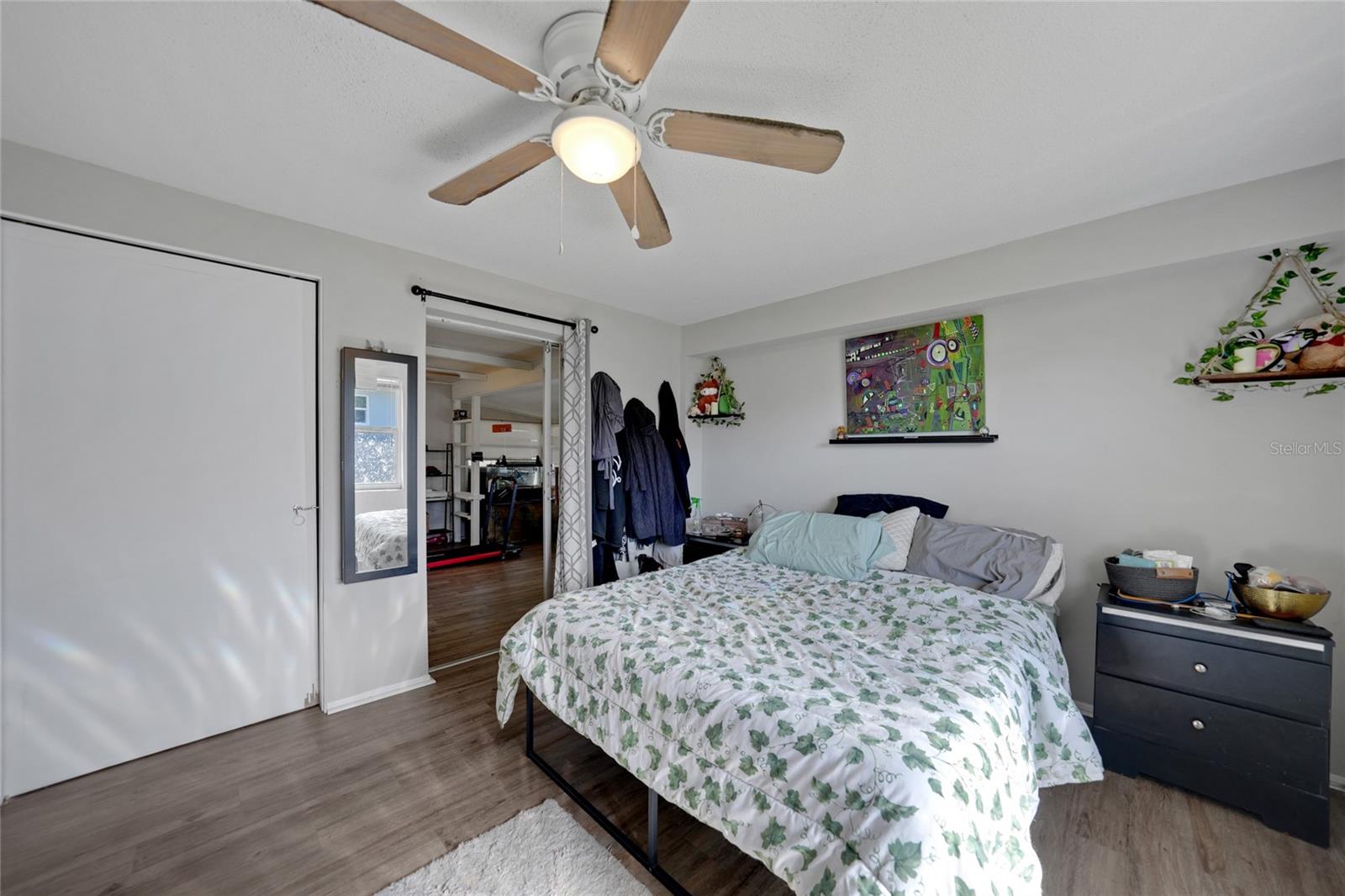 Image 15 of 29 For 819 Haleybury Street Nw