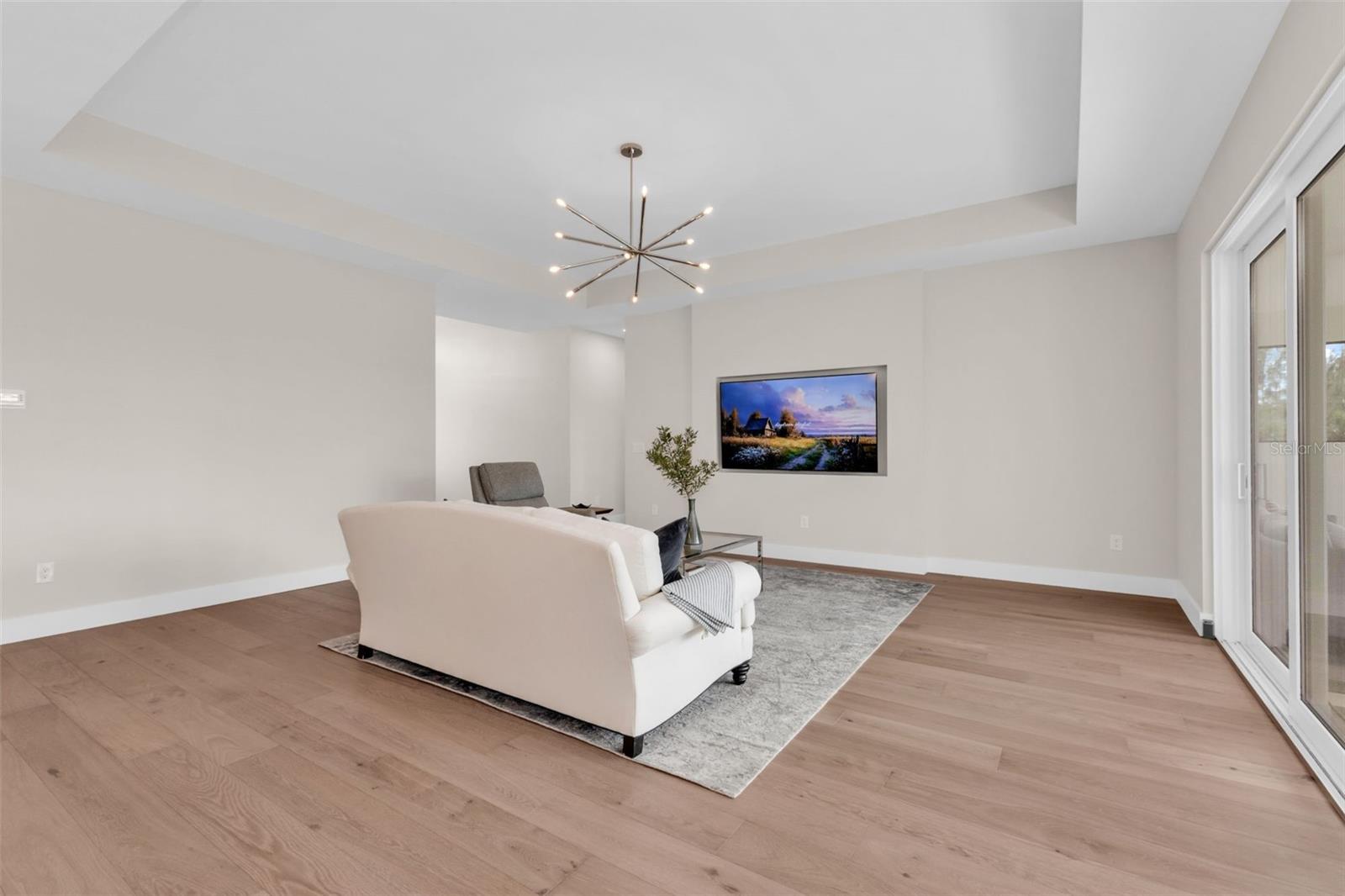 Image 10 of 64 For 8086 Clyde Circle