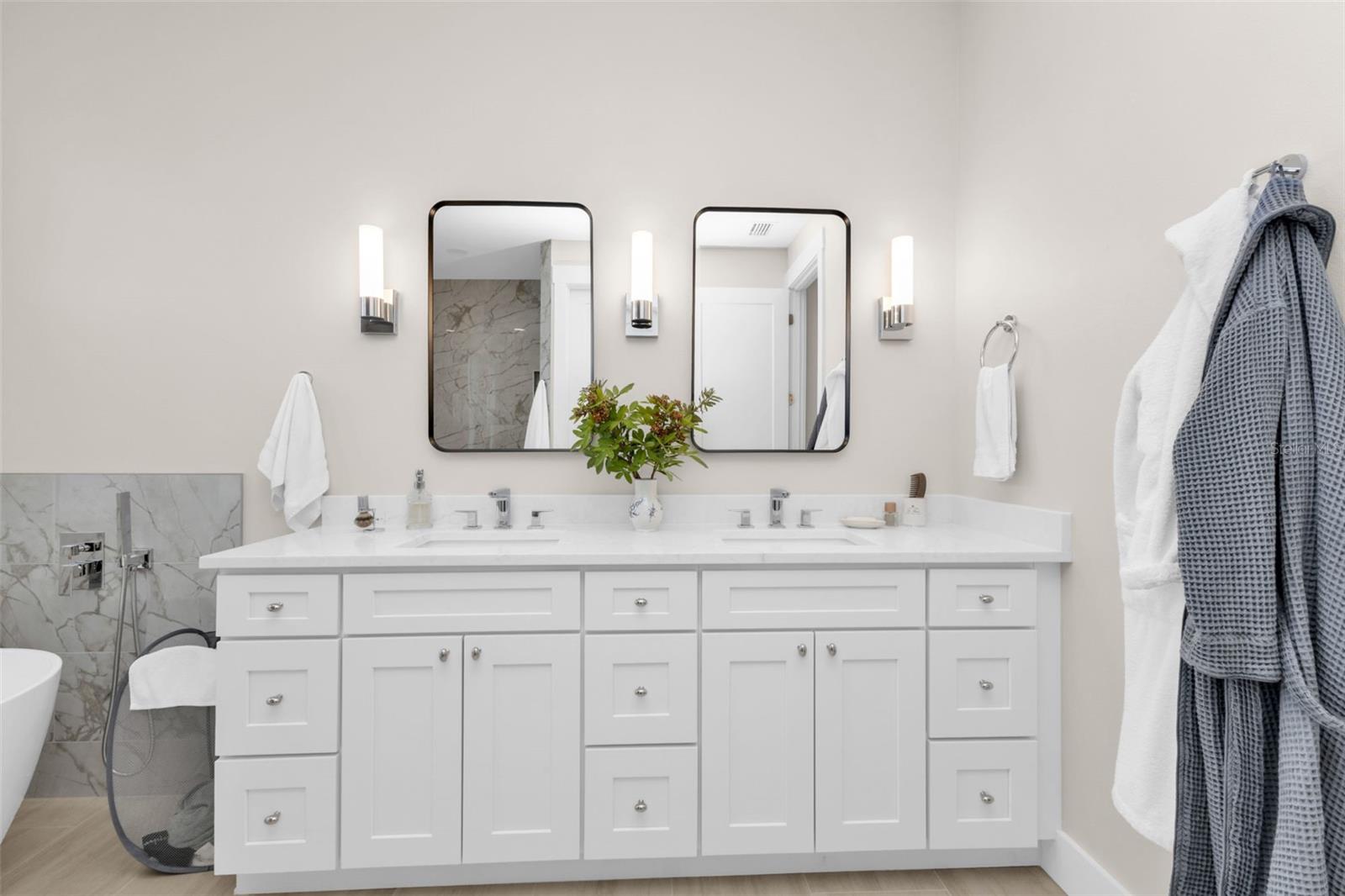 Image 18 of 64 For 8086 Clyde Circle