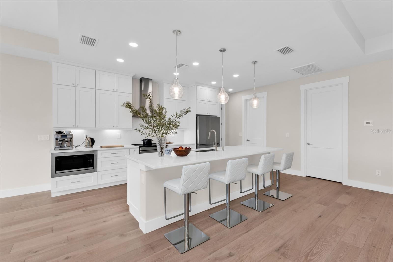 Image 24 of 64 For 8086 Clyde Circle