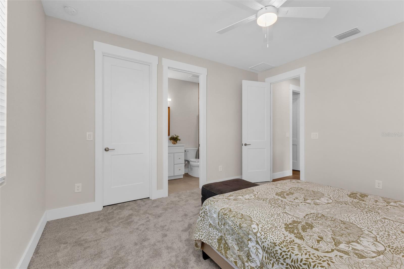 Image 36 of 64 For 8086 Clyde Circle