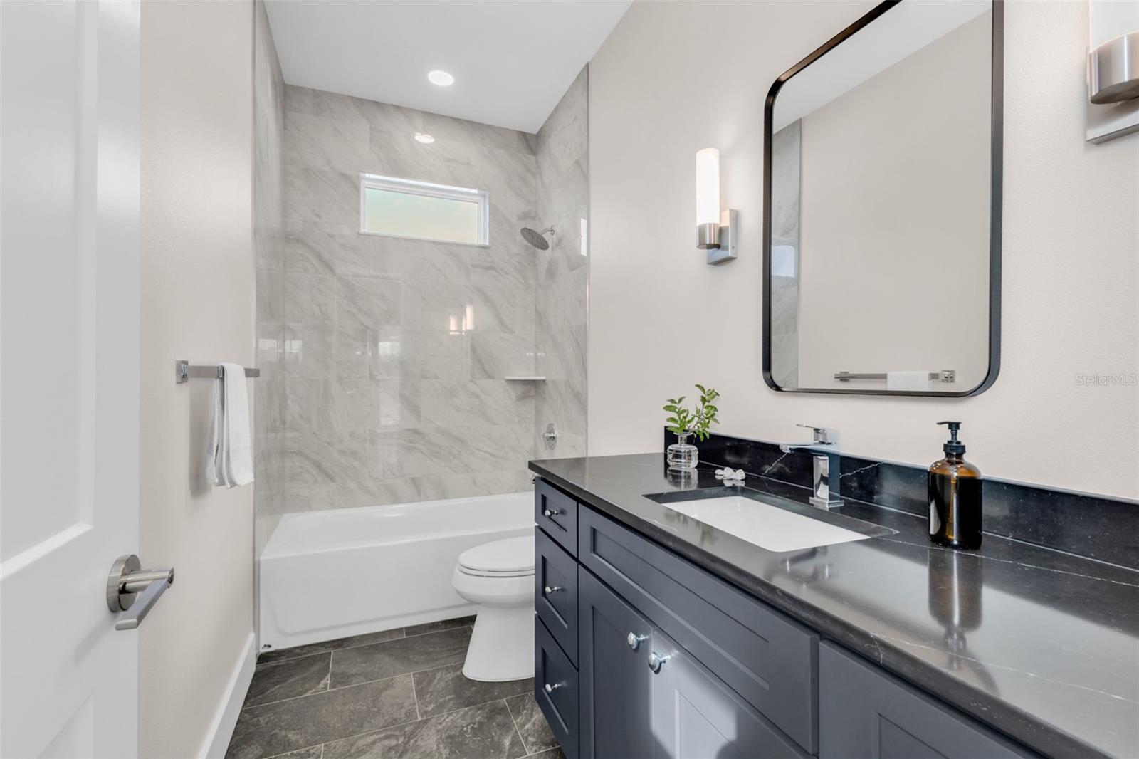 Image 37 of 64 For 8086 Clyde Circle