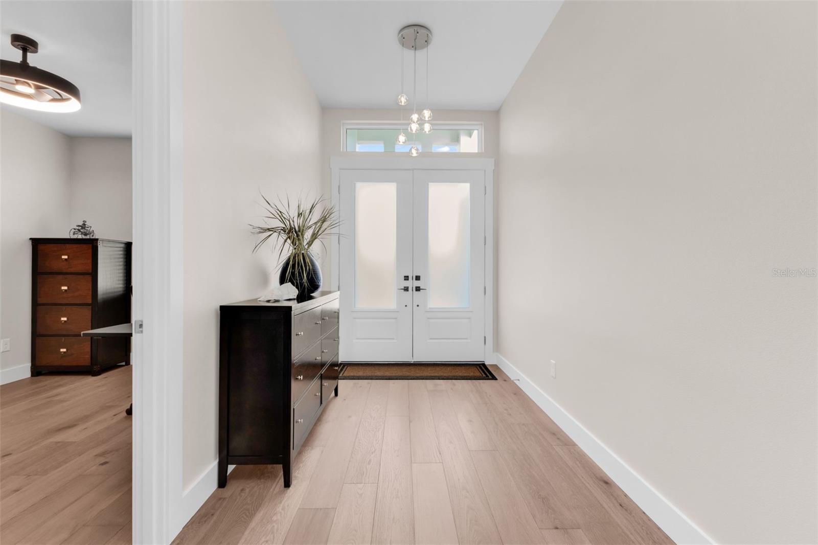 Image 5 of 64 For 8086 Clyde Circle