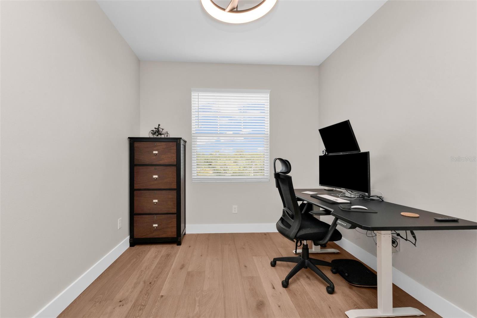 Image 7 of 64 For 8086 Clyde Circle