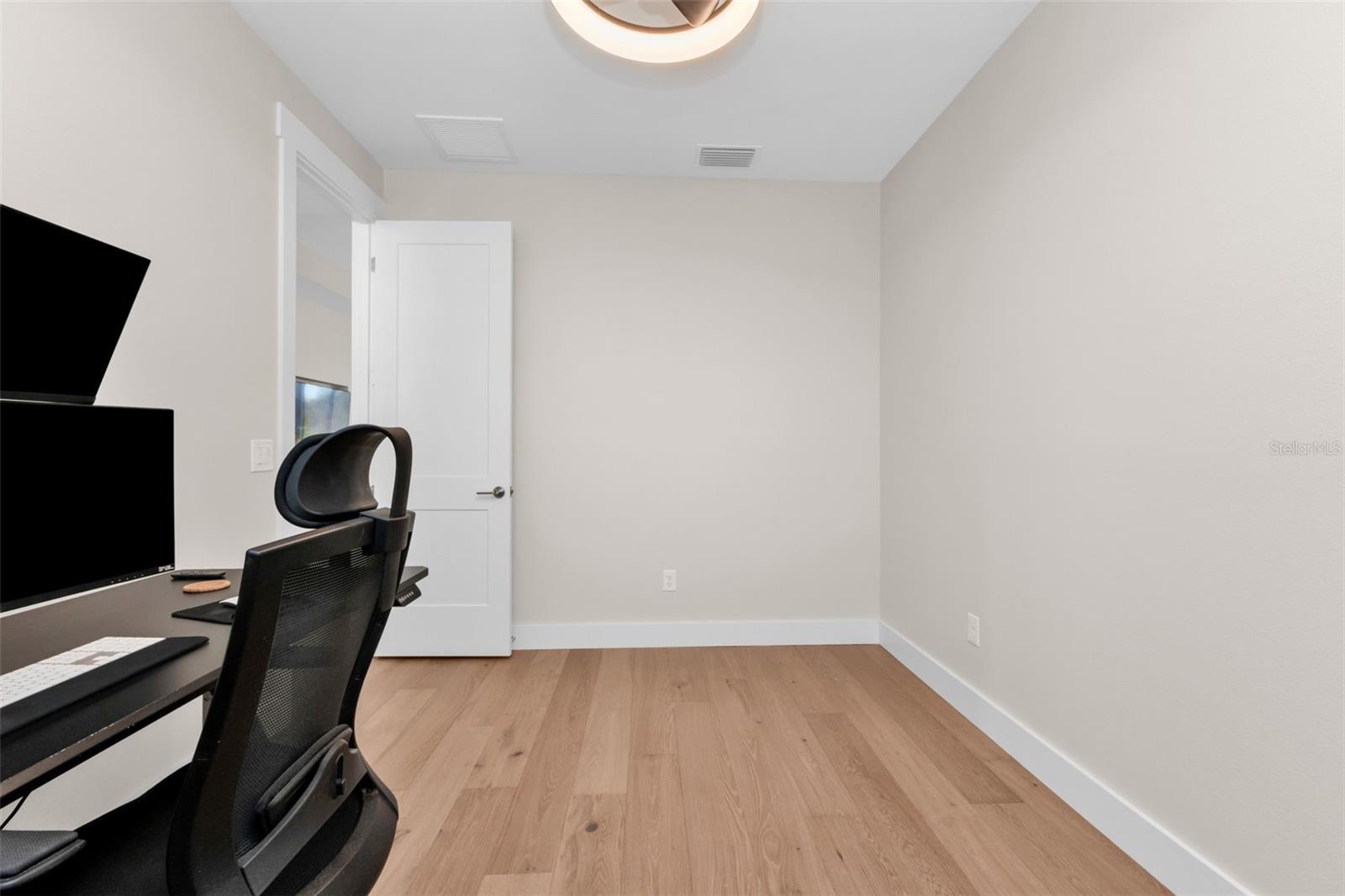 Image 8 of 64 For 8086 Clyde Circle