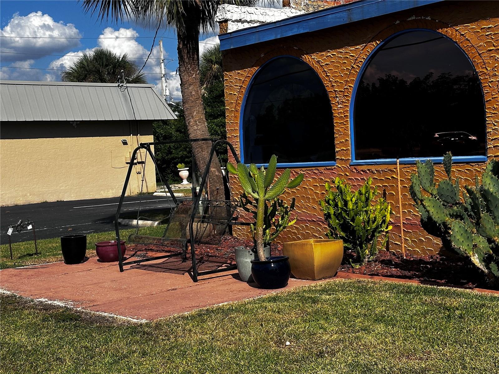 Image 3 of 19 For 6188 Elliott Street