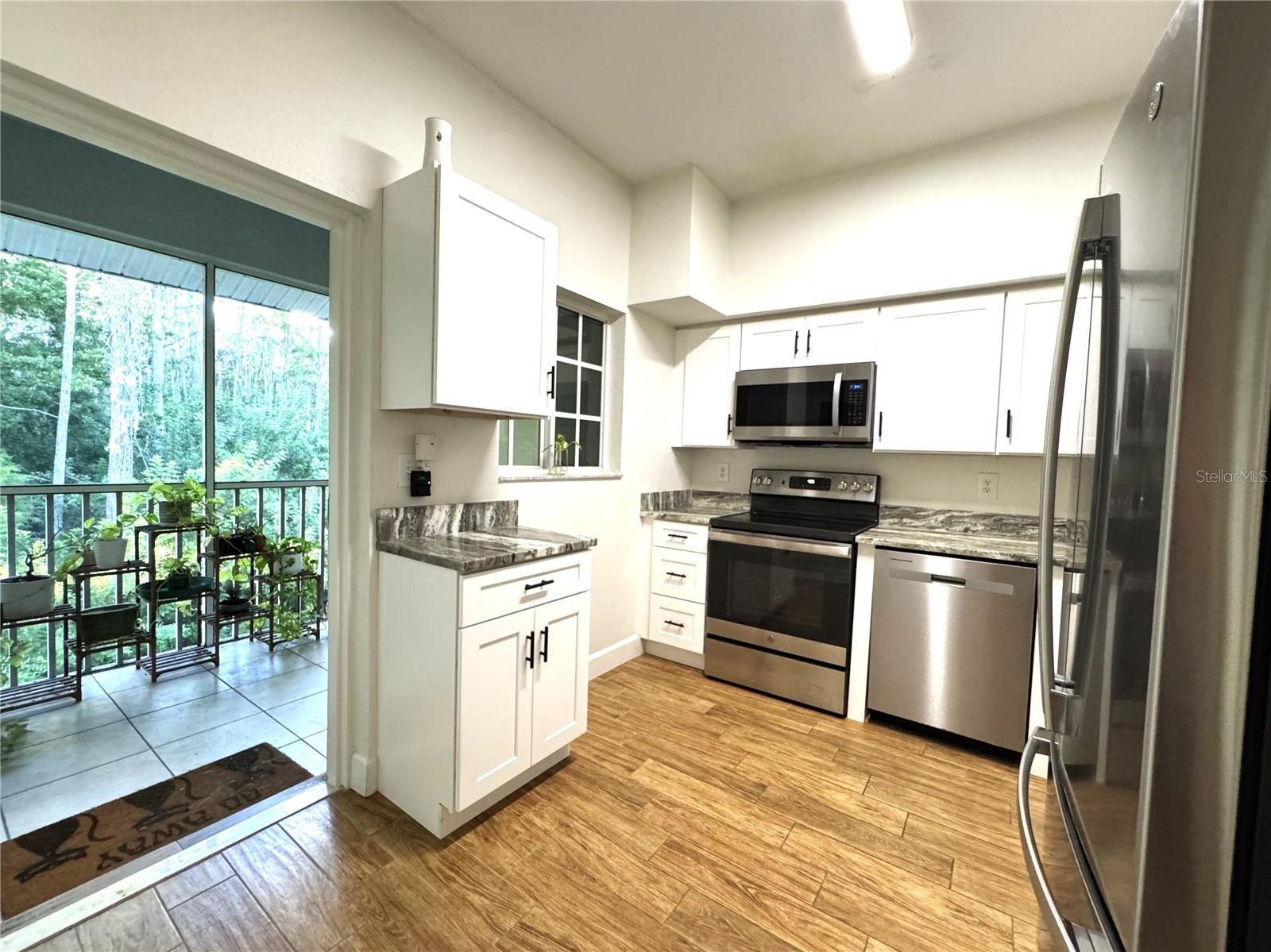 Image 12 of 37 For 8423 Bernwood Cove Loop 410