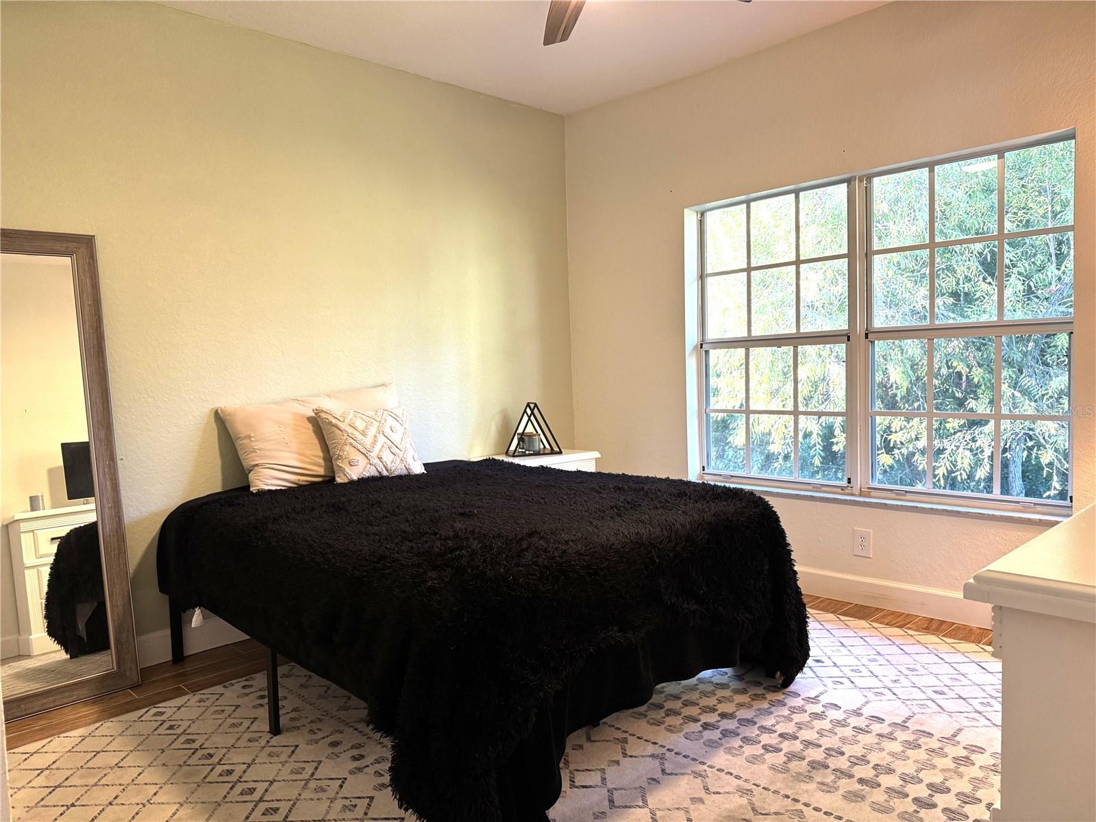 Image 15 of 37 For 8423 Bernwood Cove Loop 410