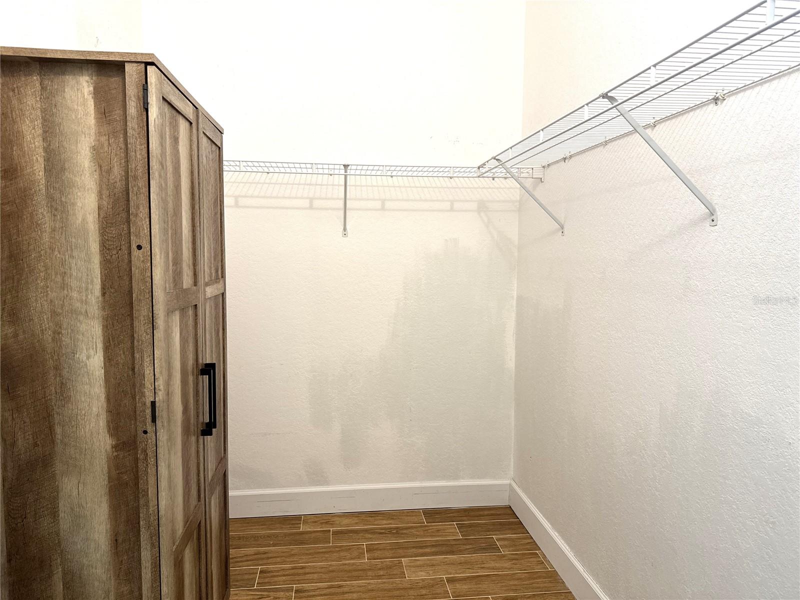 Image 18 of 37 For 8423 Bernwood Cove Loop 410