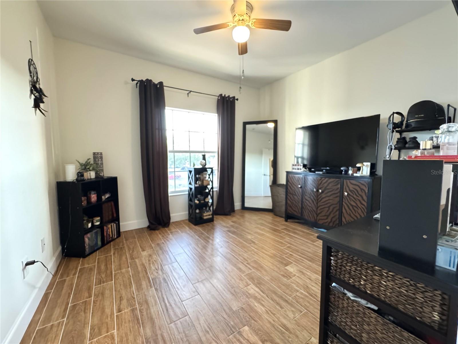 Image 22 of 37 For 8423 Bernwood Cove Loop 410