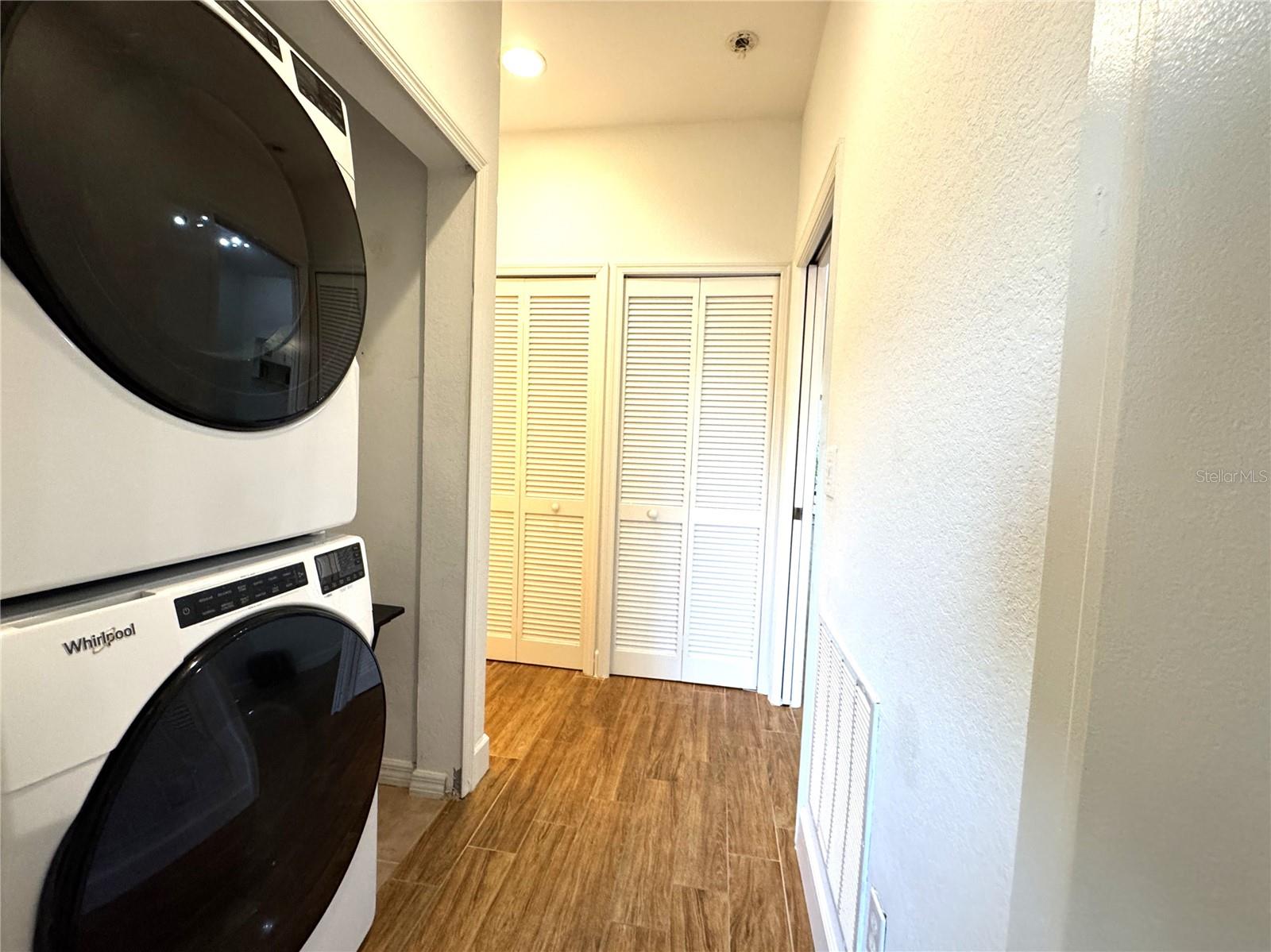 Image 28 of 37 For 8423 Bernwood Cove Loop 410