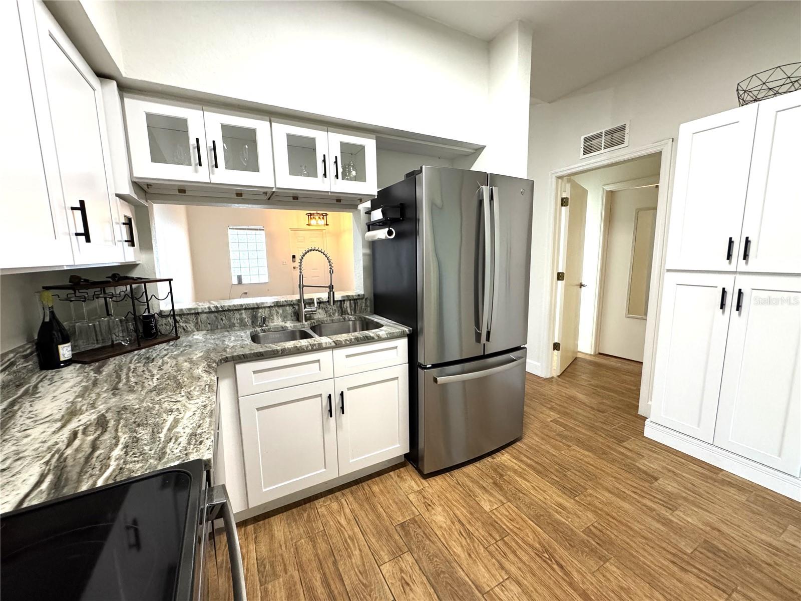 Image 3 of 37 For 8423 Bernwood Cove Loop 410