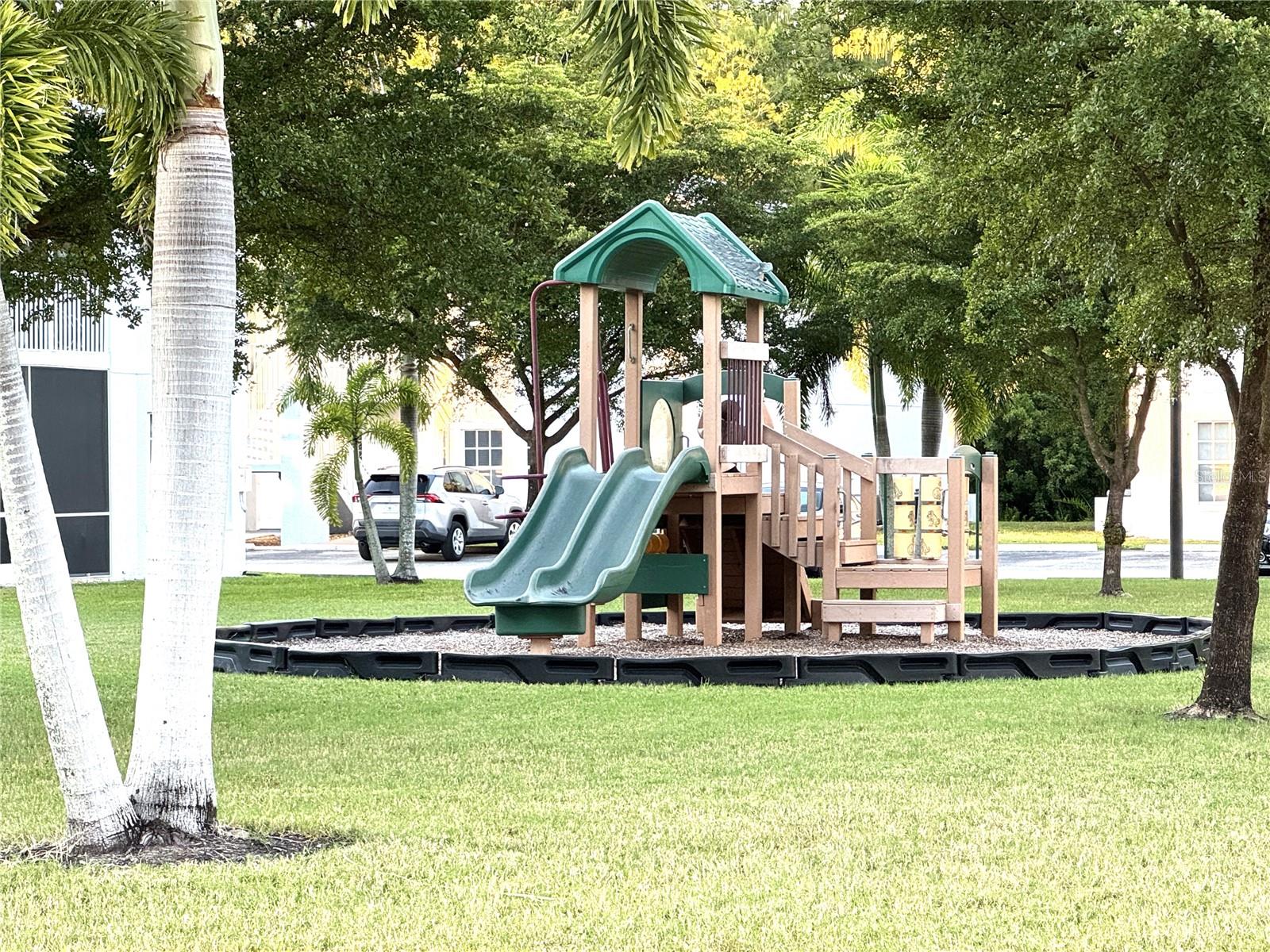 Image 31 of 37 For 8423 Bernwood Cove Loop 410