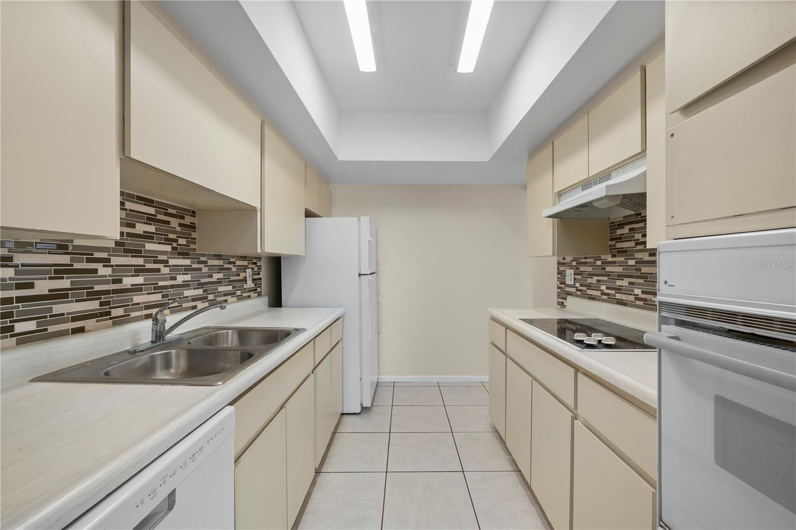 Image 8 of 33 For 22182 Laramore Avenue