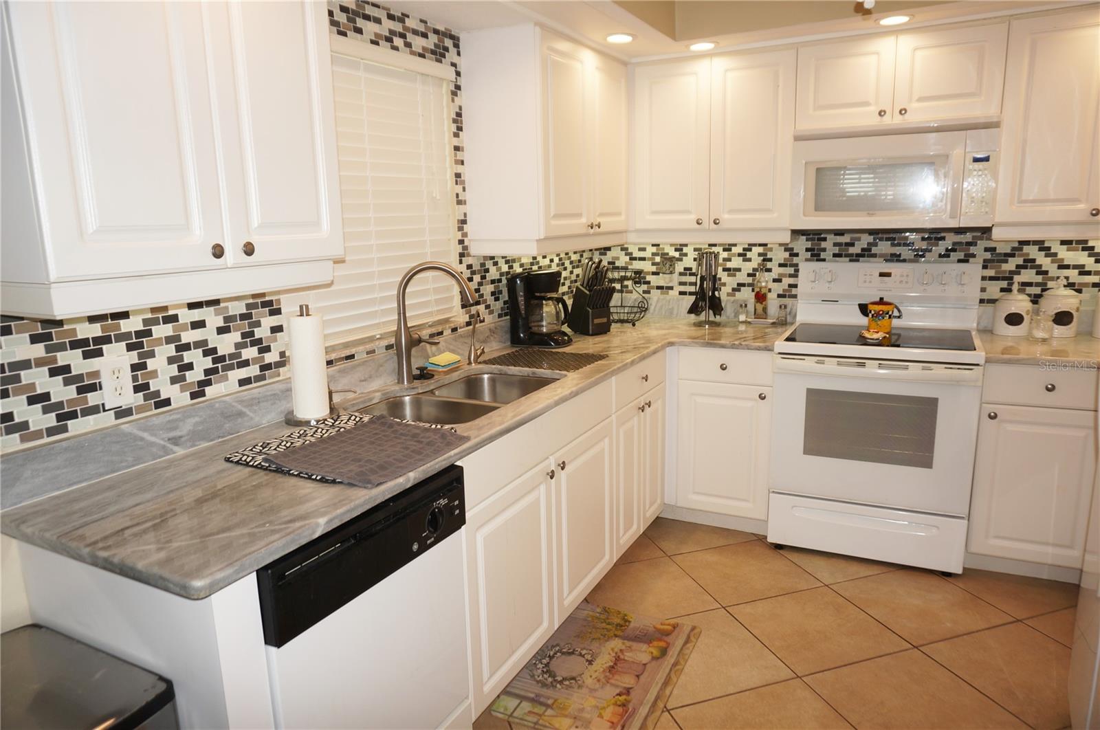 Image 24 of 49 For 5800 Sabal Trace Drive 701