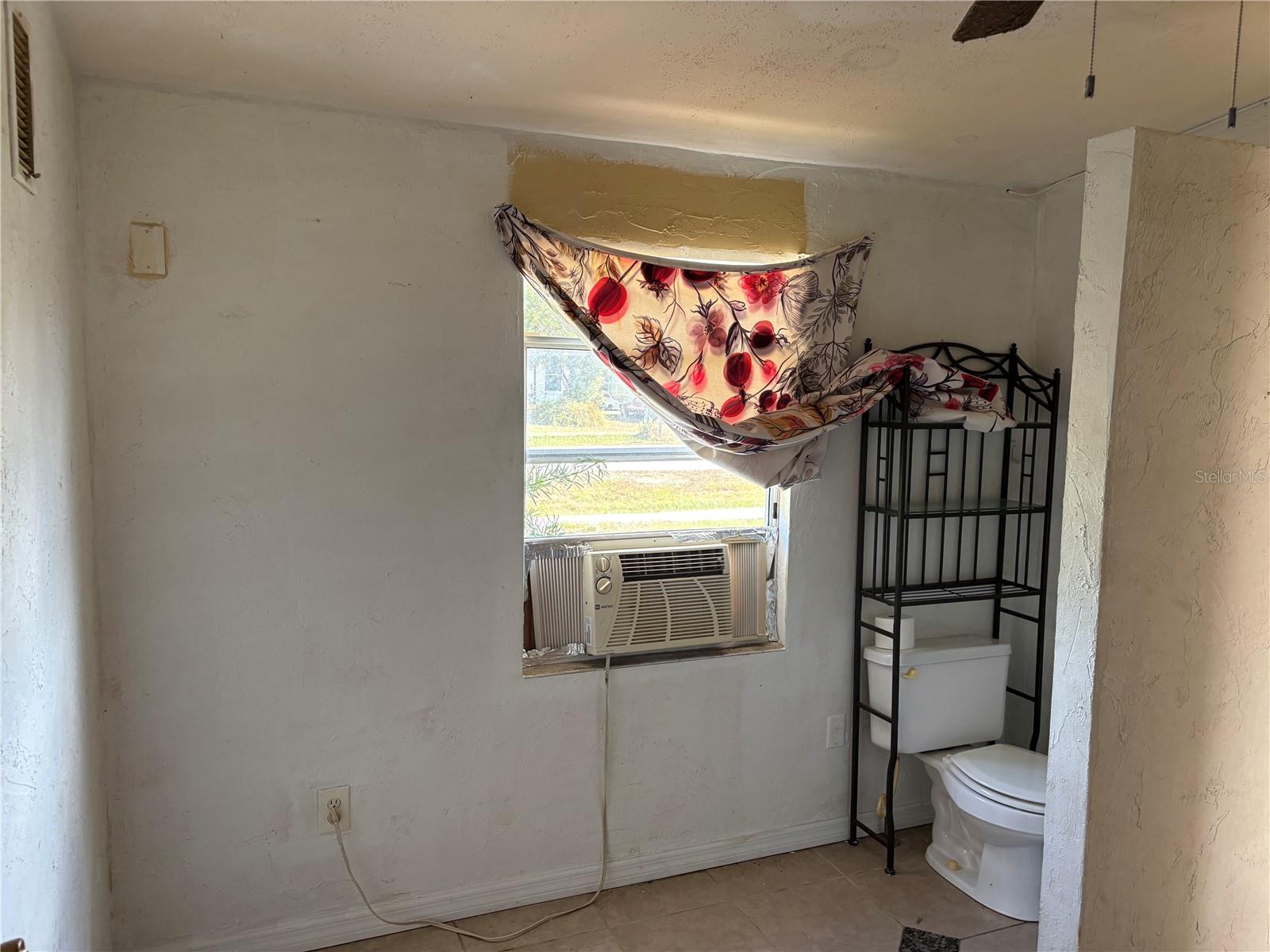 Image 14 of 31 For 6129 Freemont Street