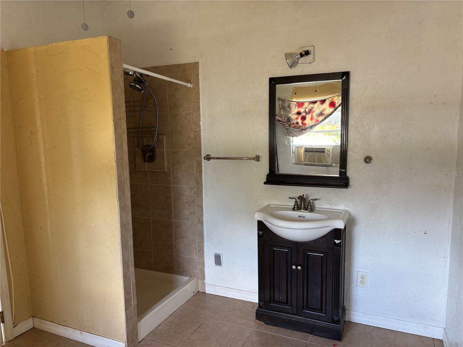 Image 15 of 31 For 6129 Freemont Street