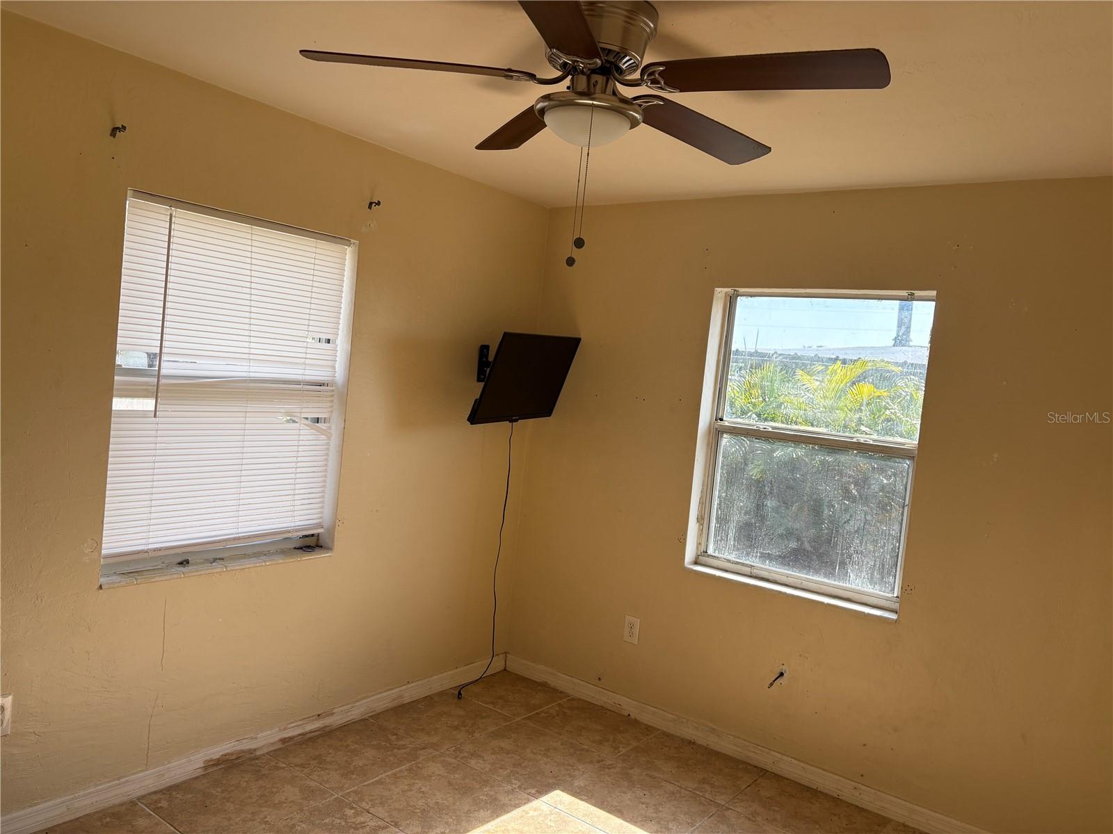 Image 18 of 31 For 6129 Freemont Street