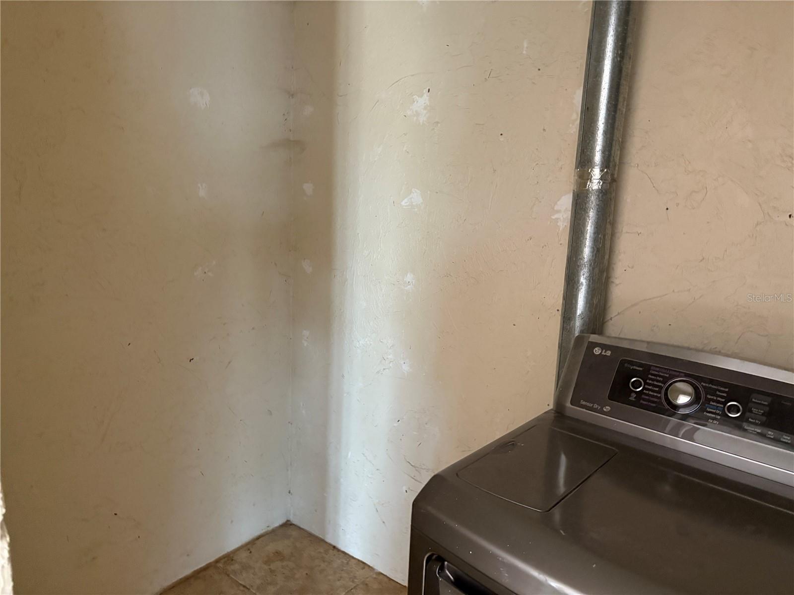 Image 23 of 31 For 6129 Freemont Street