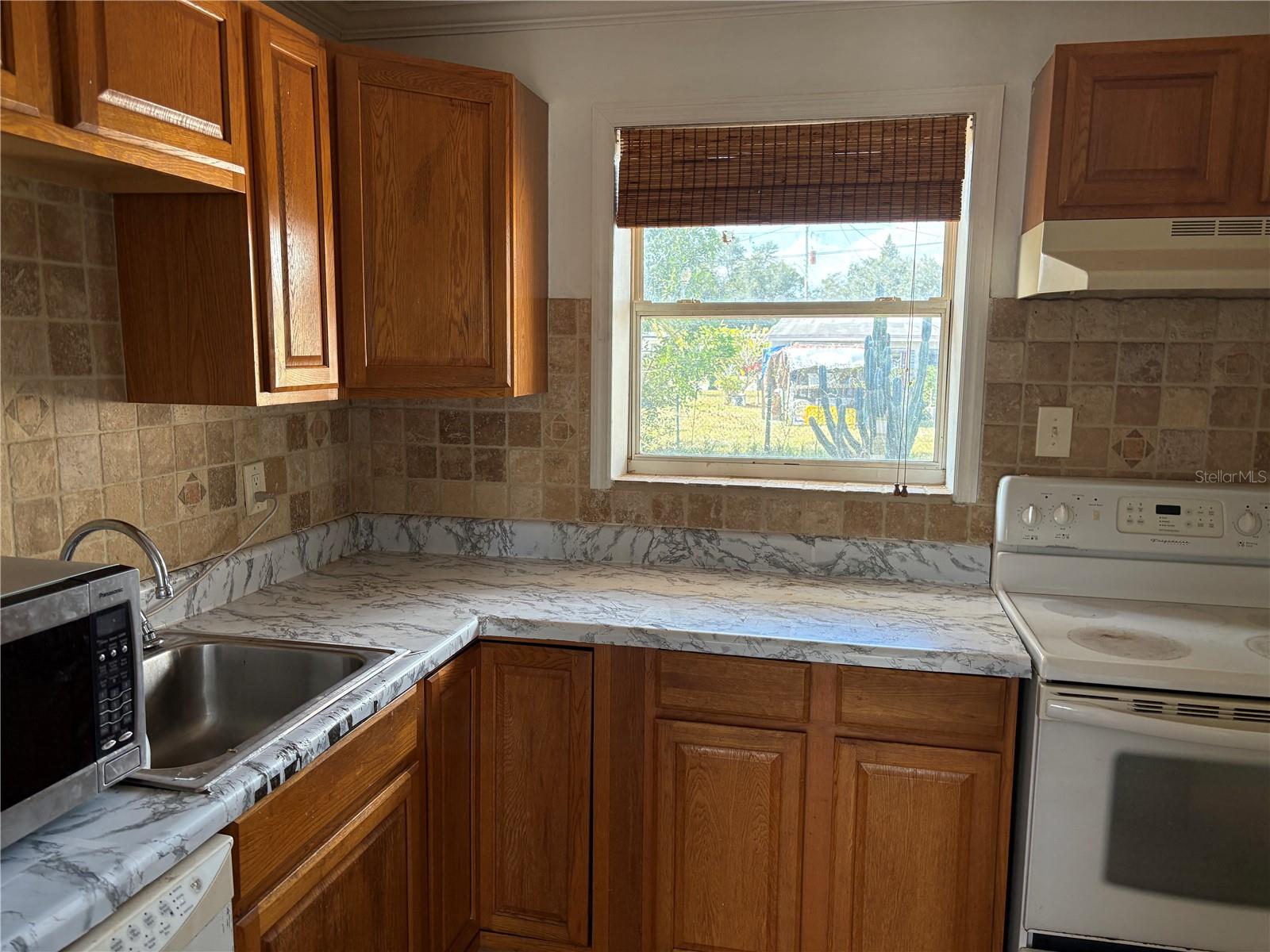 Image 6 of 31 For 6129 Freemont Street