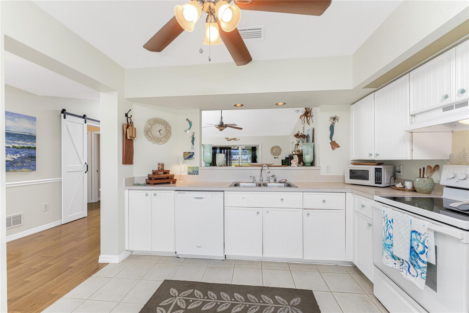 Image 13 of 37 For 16474 Trading Post Road