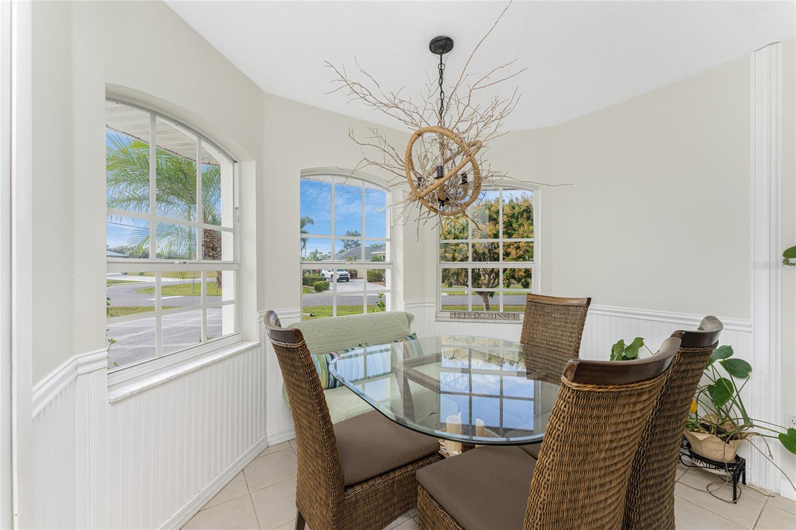 Image 18 of 37 For 16474 Trading Post Road