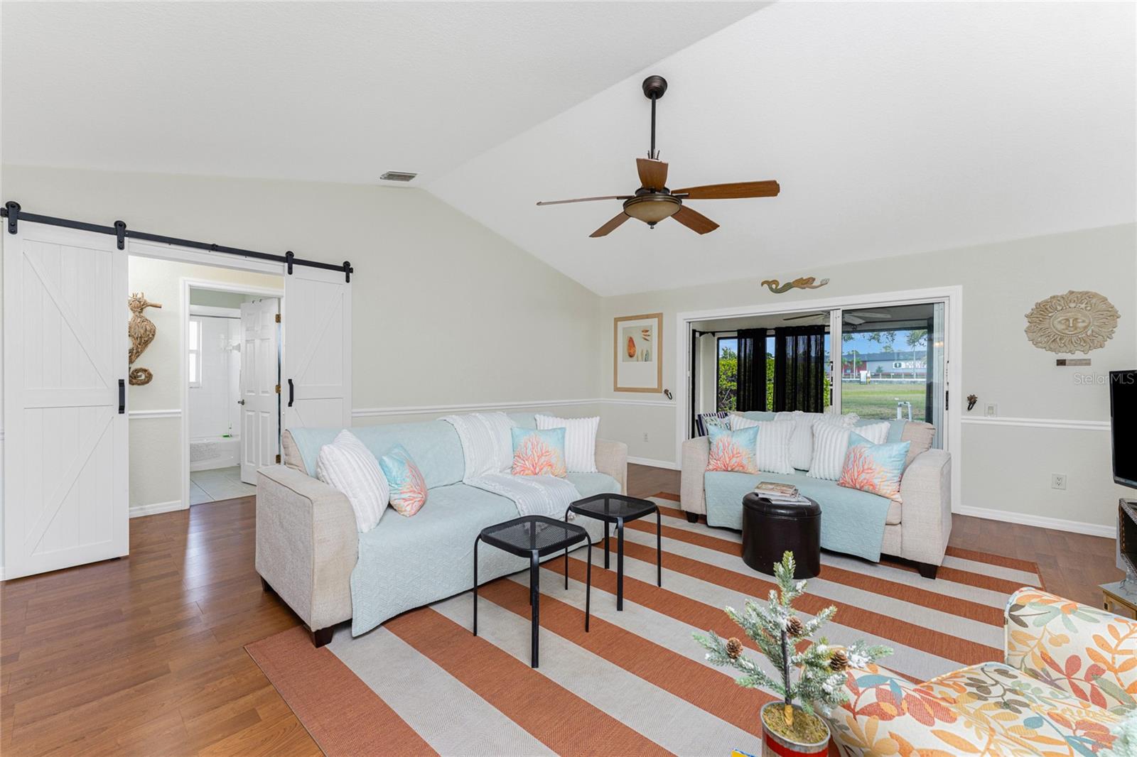 Image 4 of 37 For 16474 Trading Post Road