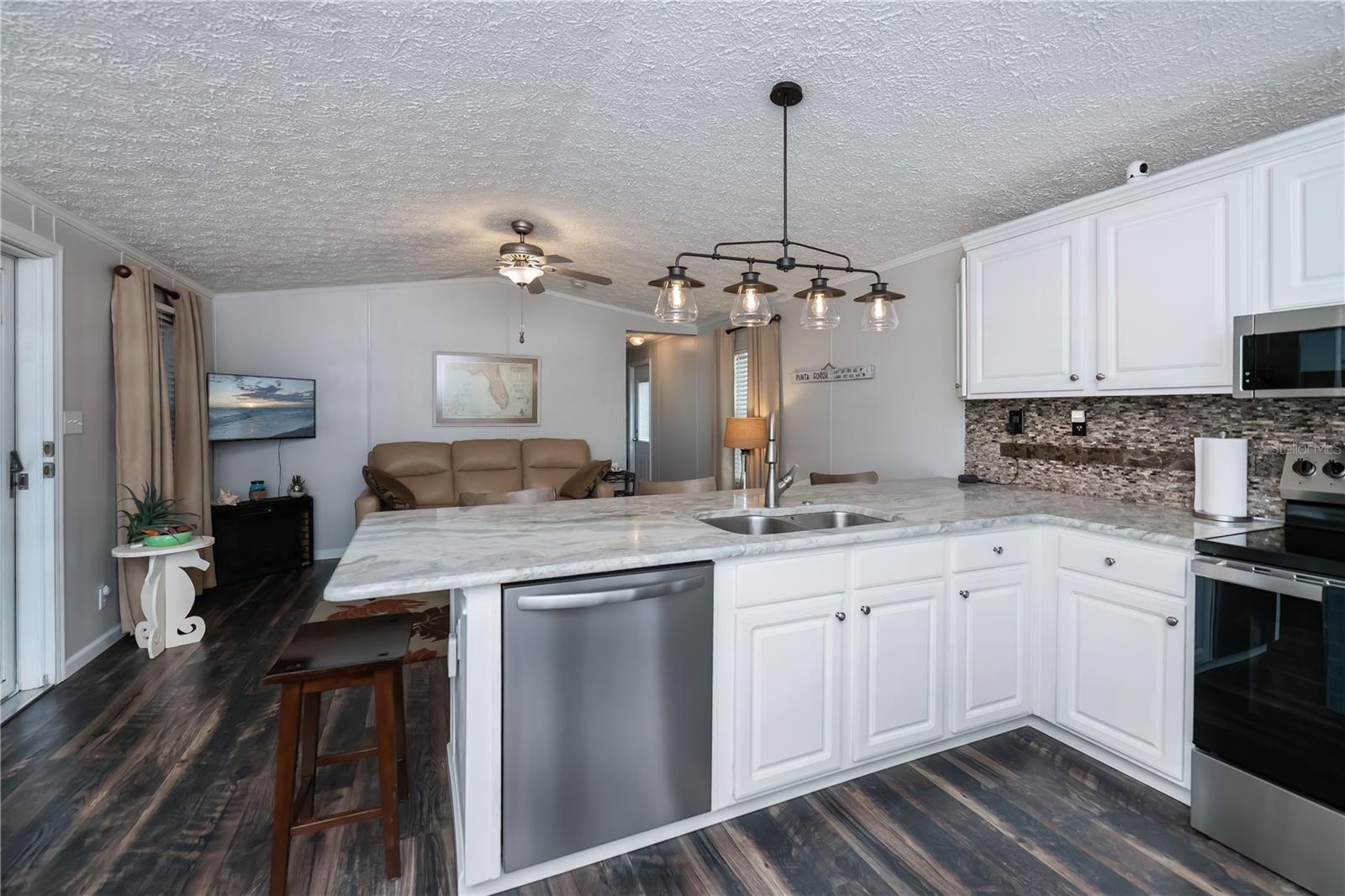 Image 18 of 74 For 25163 Marion Avenue 28