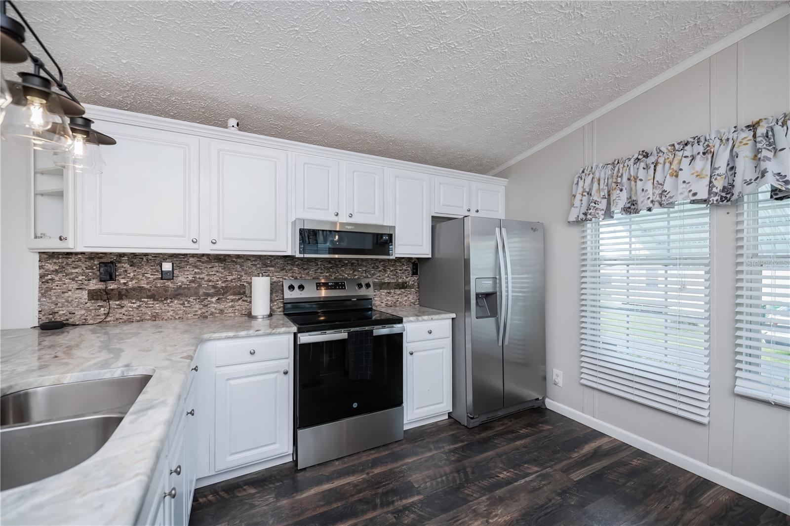 Image 22 of 74 For 25163 Marion Avenue 28