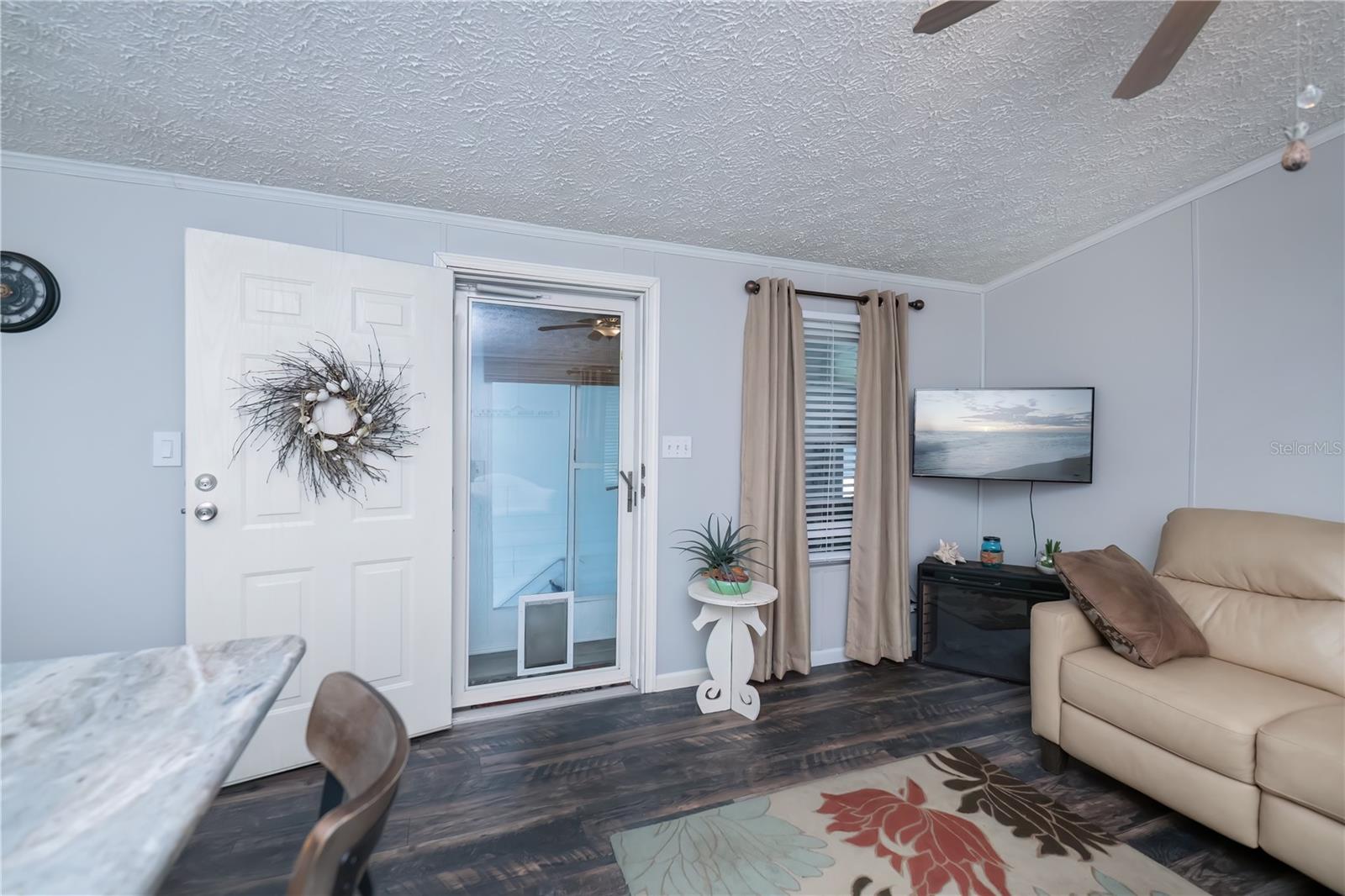 Image 27 of 74 For 25163 Marion Avenue 28