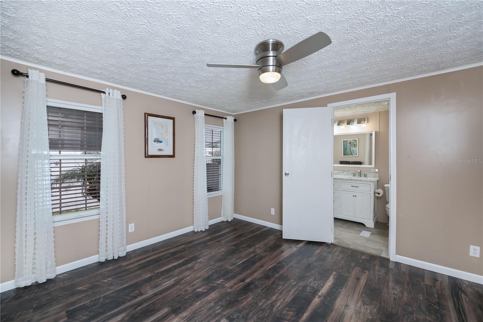 Image 29 of 74 For 25163 Marion Avenue 28