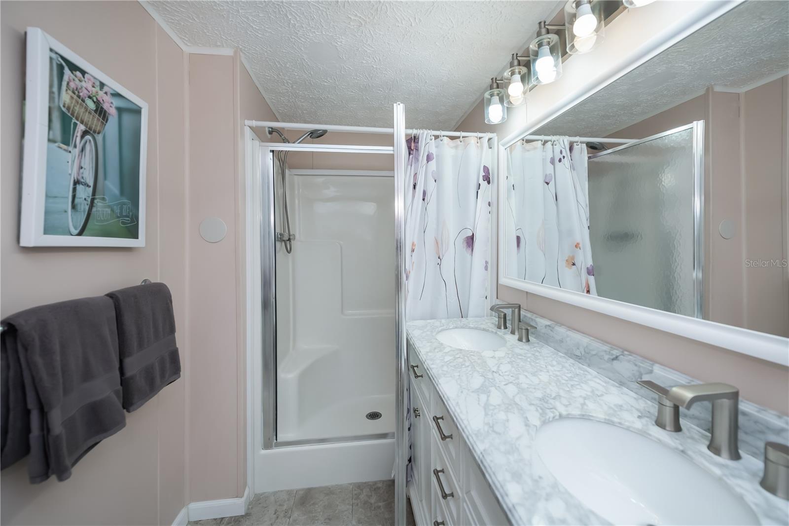 Image 31 of 74 For 25163 Marion Avenue 28