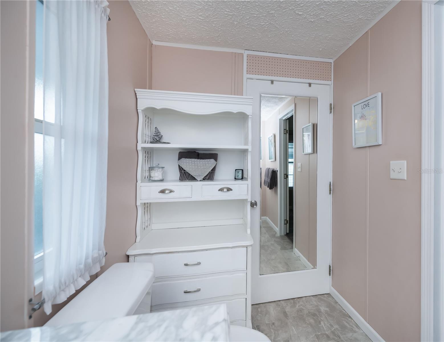 Image 33 of 74 For 25163 Marion Avenue 28