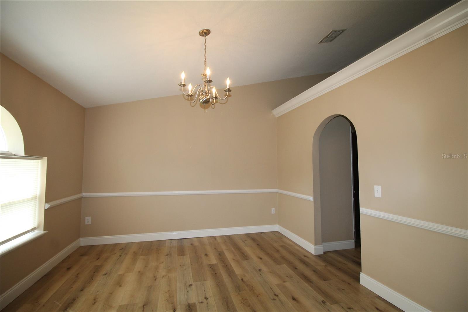 Image 4 of 14 For 5492 Douglas Road