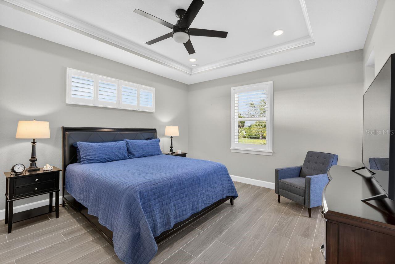 Image 23 of 61 For 16145 Galiano Court