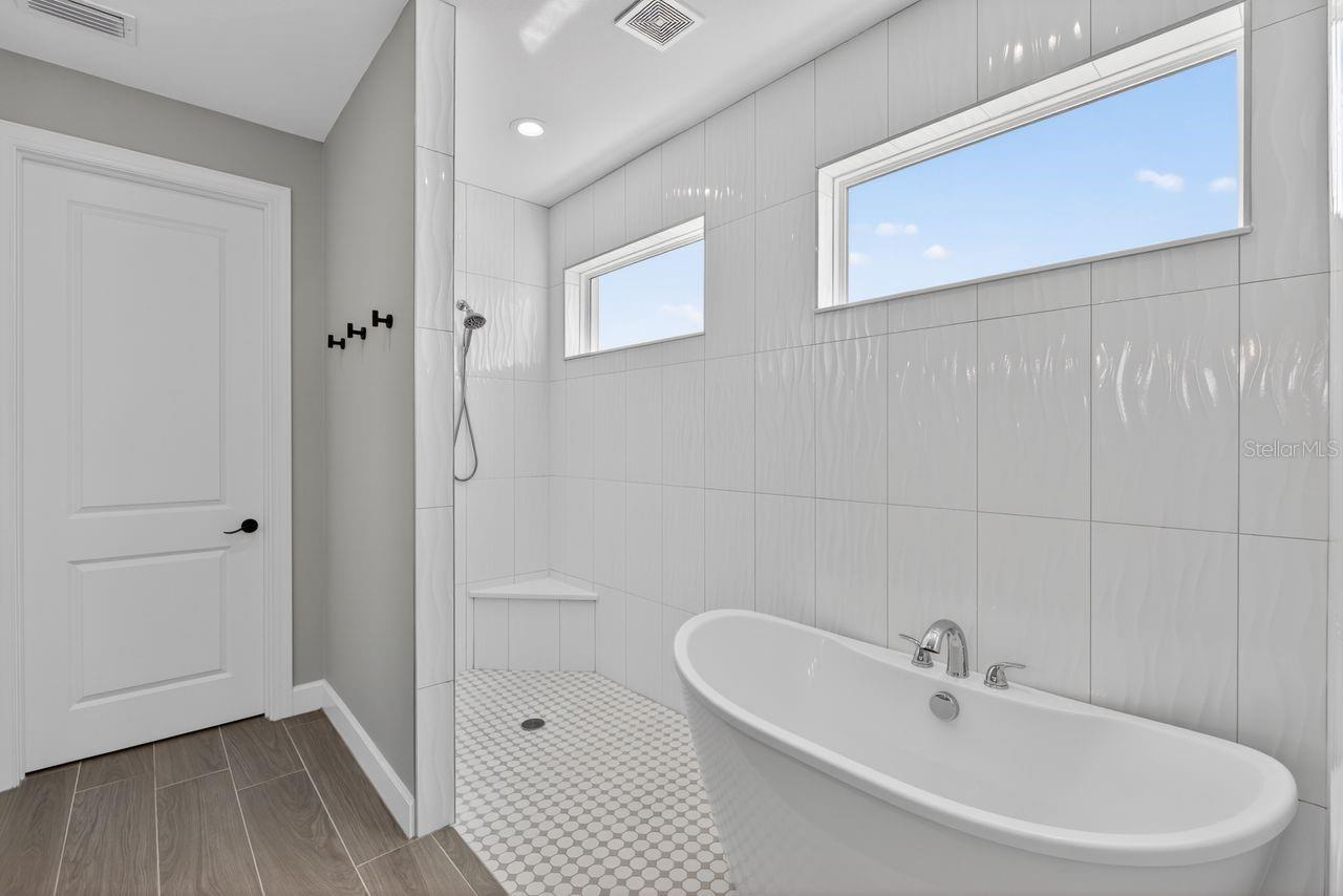 Image 27 of 61 For 16145 Galiano Court