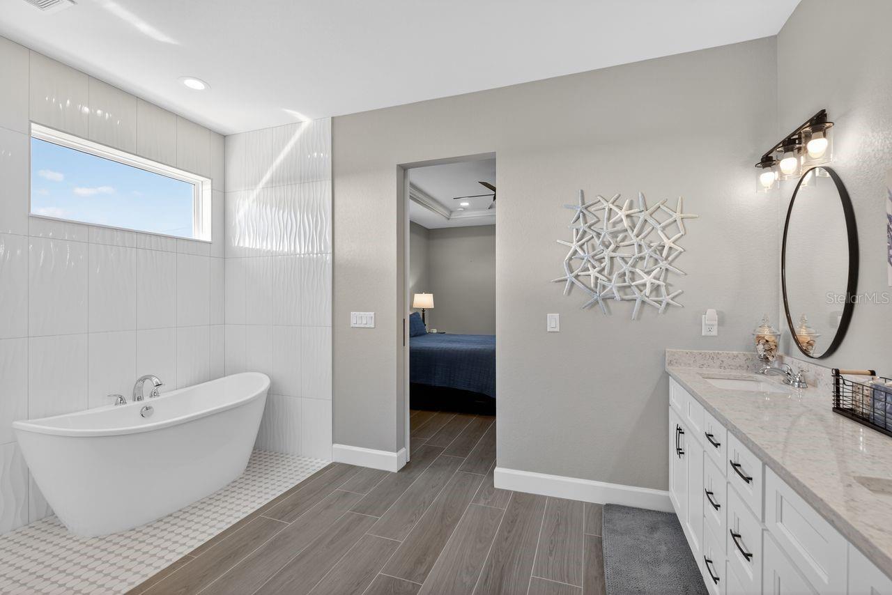 Image 28 of 61 For 16145 Galiano Court