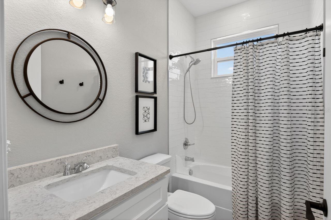 Image 33 of 61 For 16145 Galiano Court