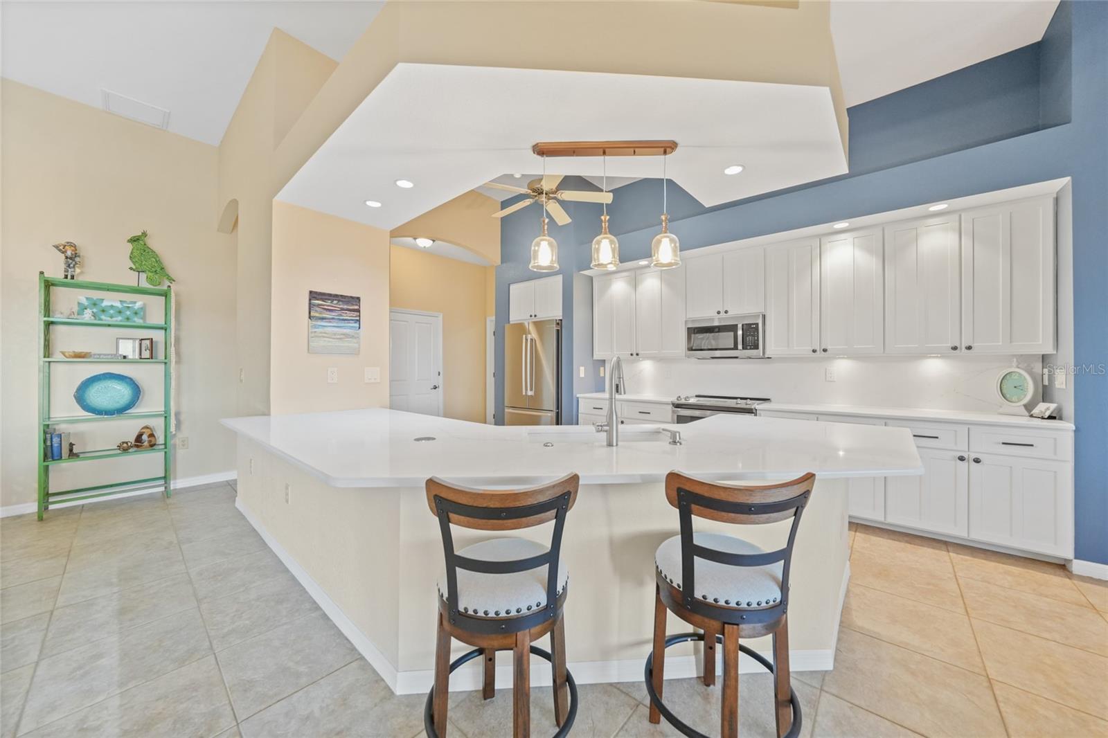 Image 11 of 35 For 330 Japura Street