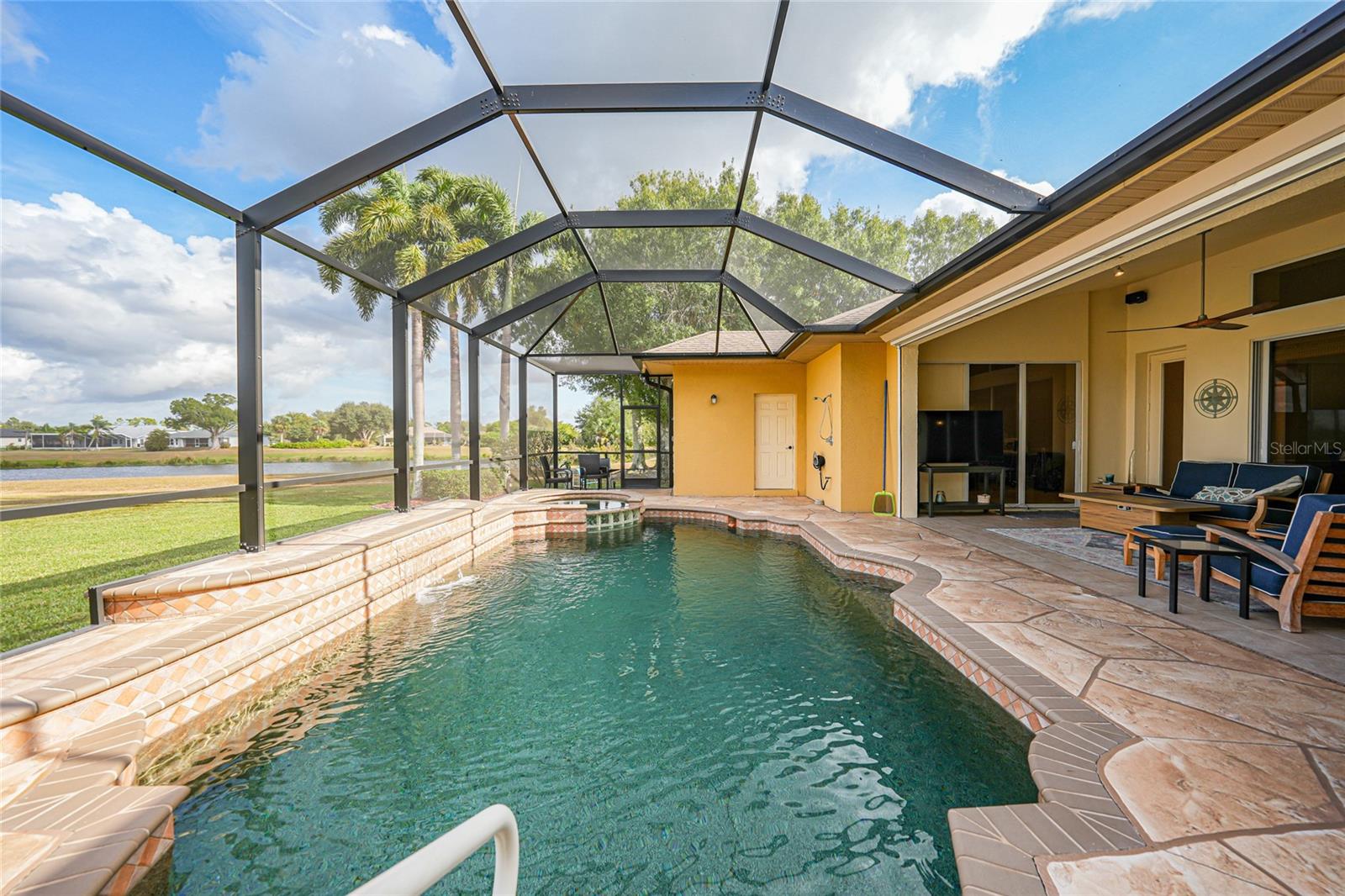 Image 18 of 35 For 330 Japura Street