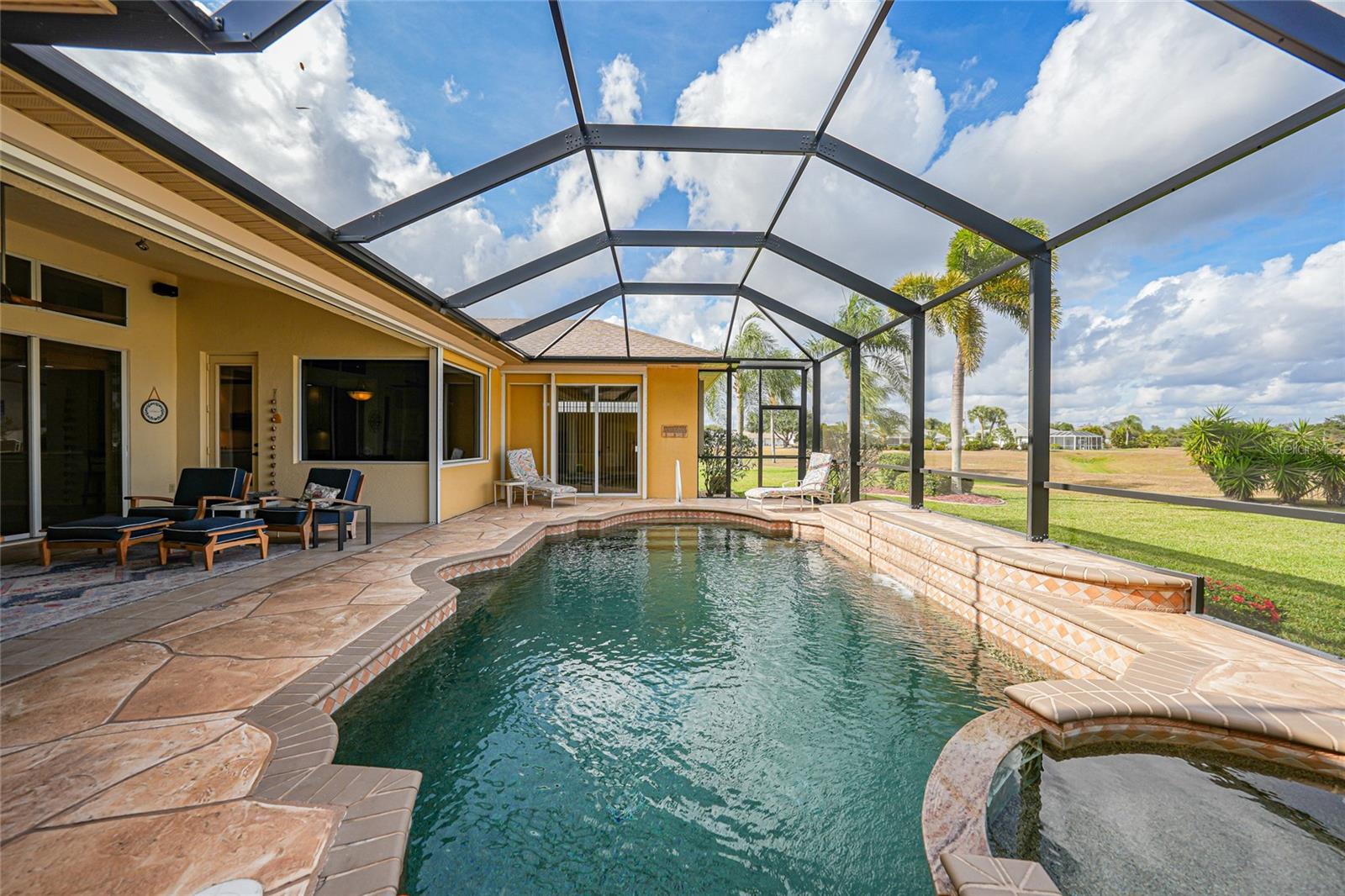 Image 20 of 35 For 330 Japura Street