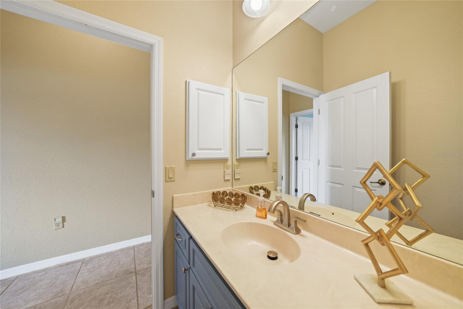 Image 29 of 35 For 330 Japura Street