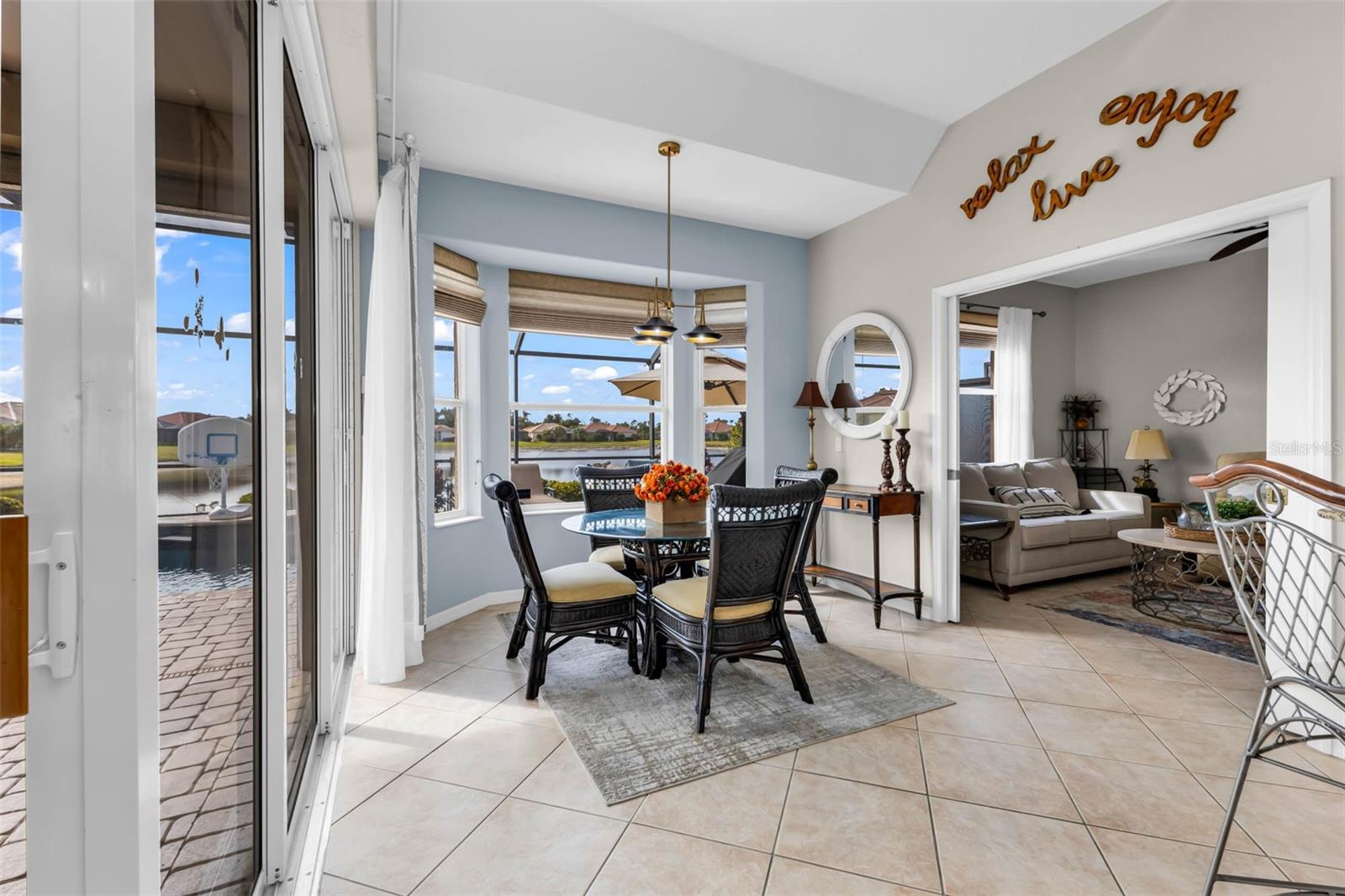 Image 11 of 38 For 1851 Coconut Palm Circle