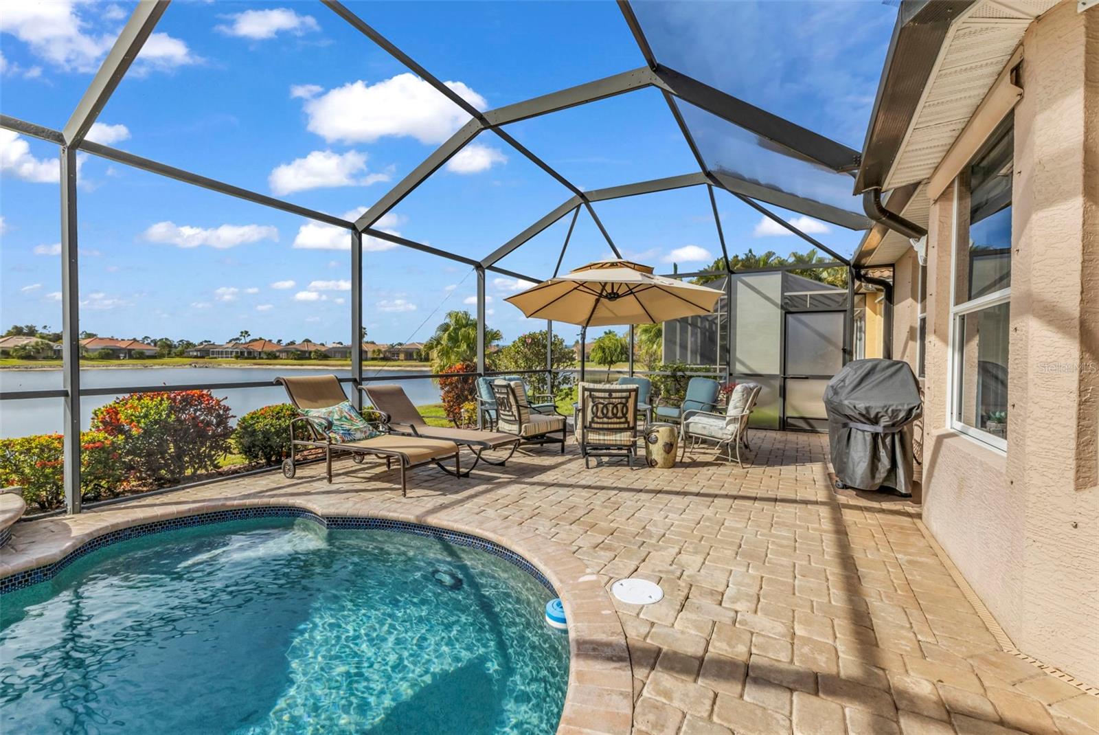 Image 27 of 38 For 1851 Coconut Palm Circle